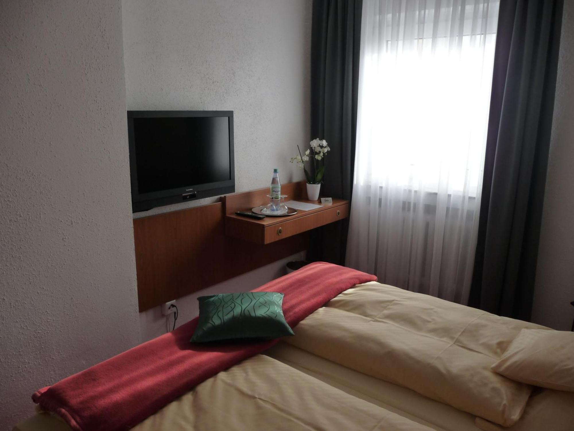 Hotel Sechzehn Leverkusen Eksteriør bilde