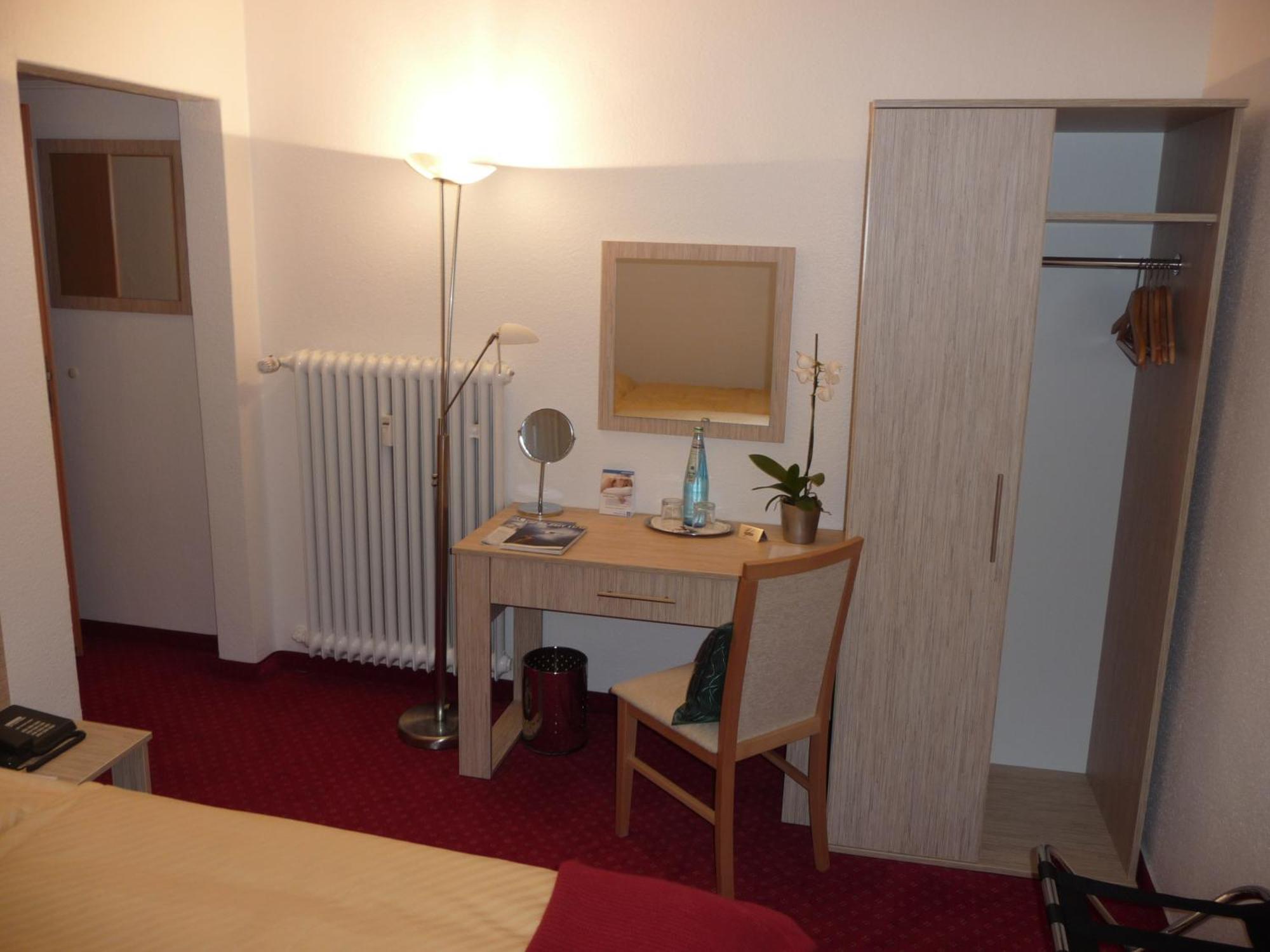Hotel Sechzehn Leverkusen Eksteriør bilde