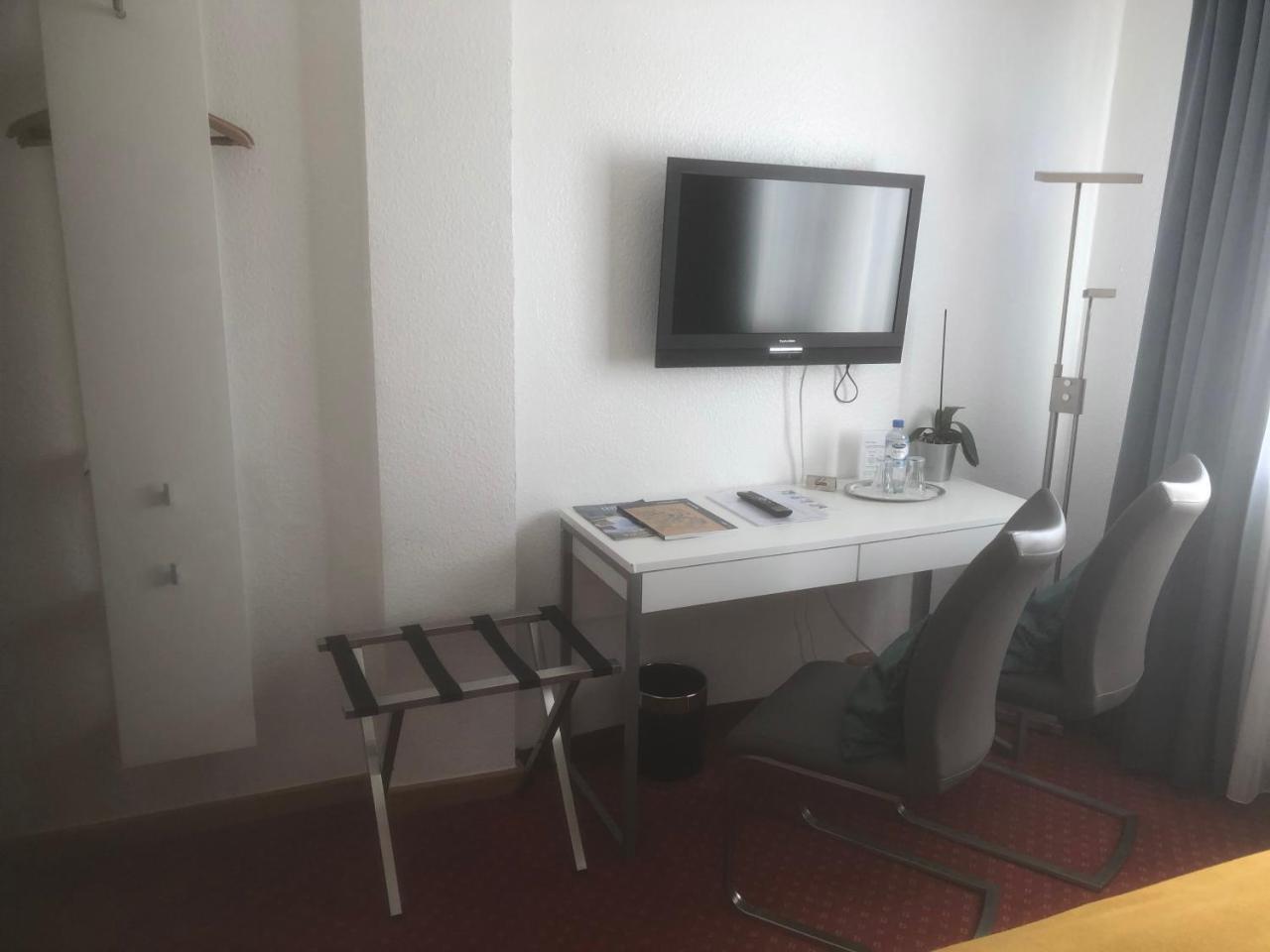 Hotel Sechzehn Leverkusen Eksteriør bilde